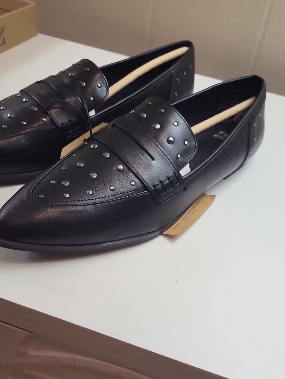 Nwt, Frye & Co STUDDED BALLET FLATS, SIZE 8.5 - Picture 5 of 9